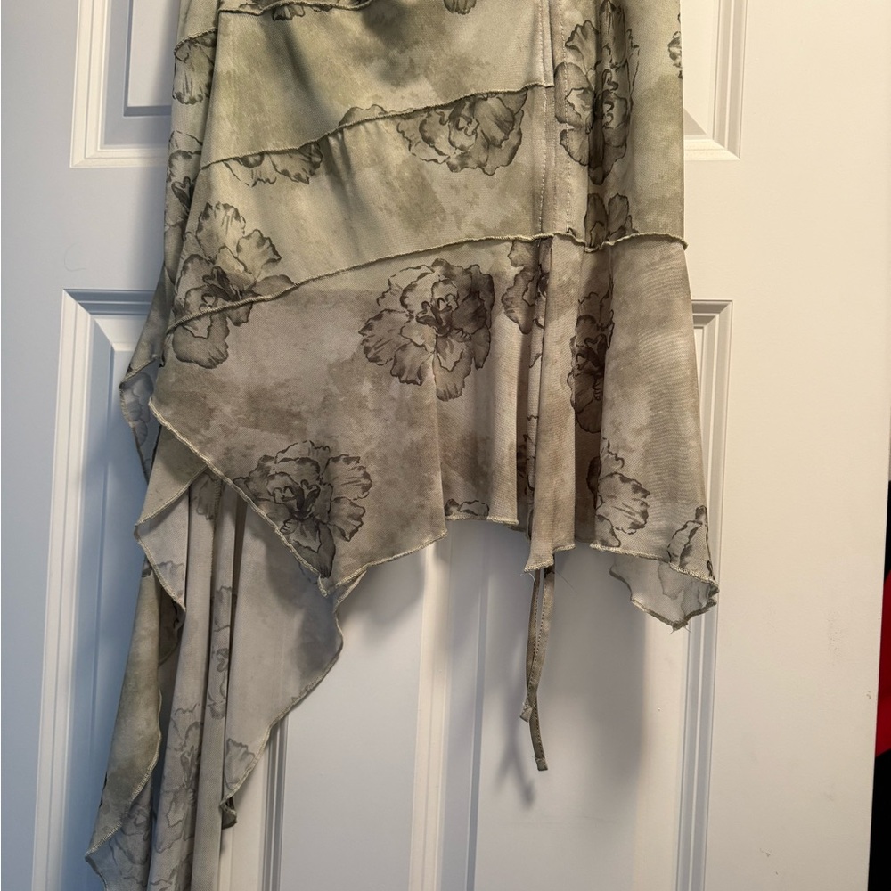 Urban Outfitters Asymmetrical Floral Skirt in Gray
